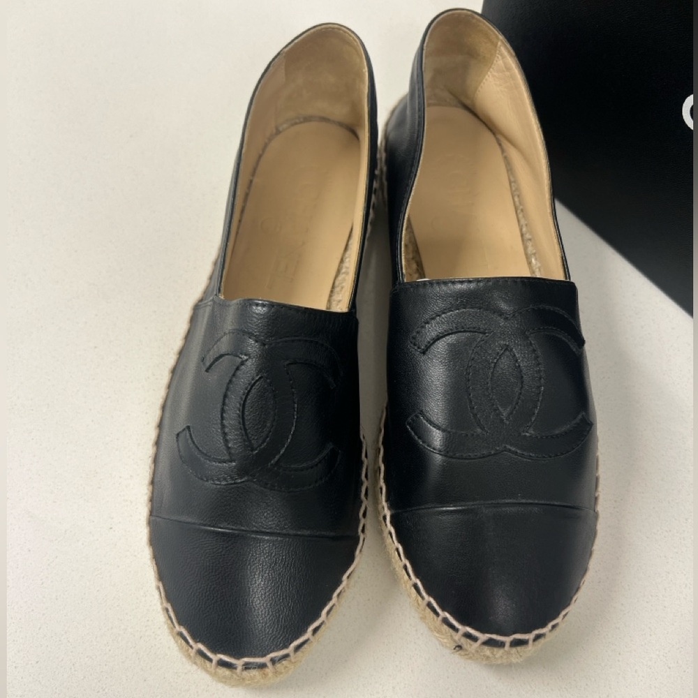 CHANEL Black Lambskin Leather Espadrilles Size 38 - Picture 3 of 7